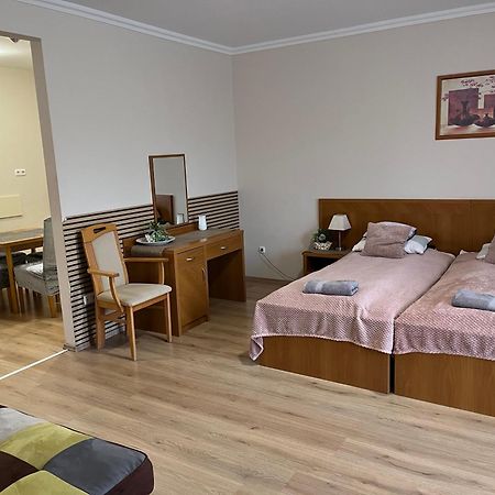 Brookforest Apartman Hajdúszoboszló 外观 照片