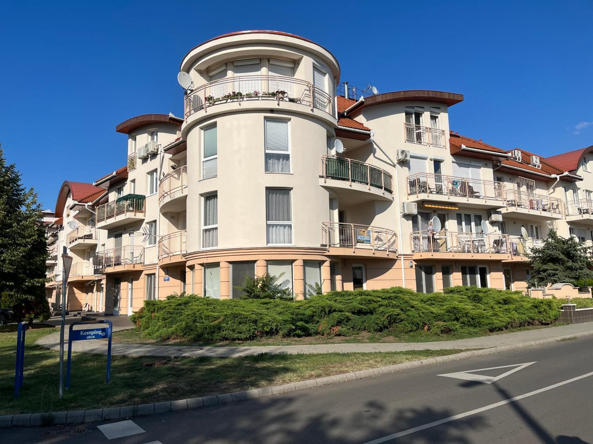 Brookforest Apartman Hajdúszoboszló 外观 照片