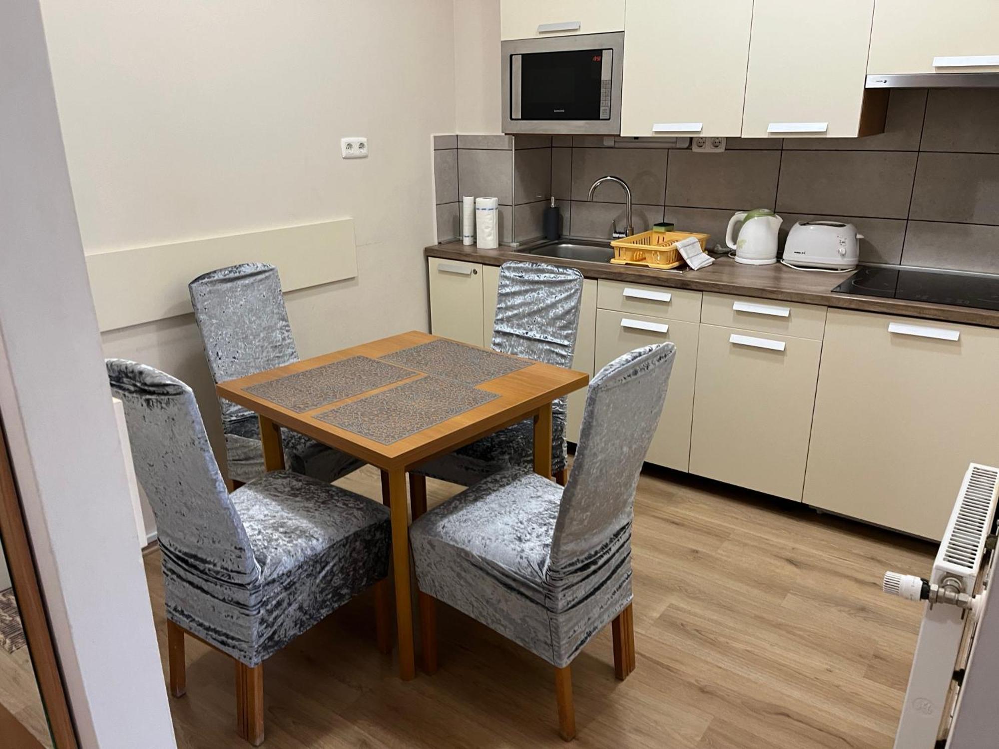 Brookforest Apartman Hajdúszoboszló 外观 照片
