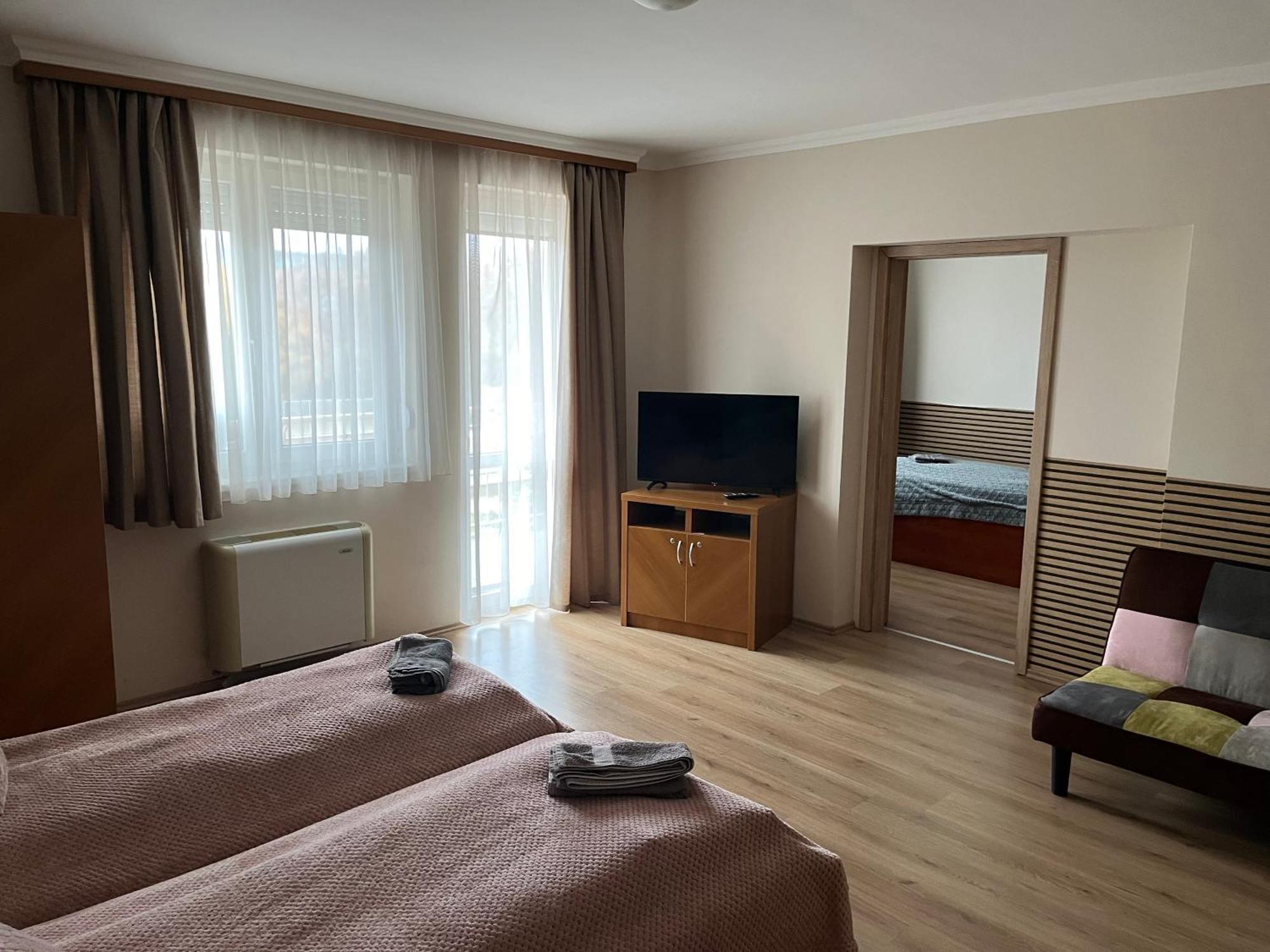 Brookforest Apartman Hajdúszoboszló 外观 照片