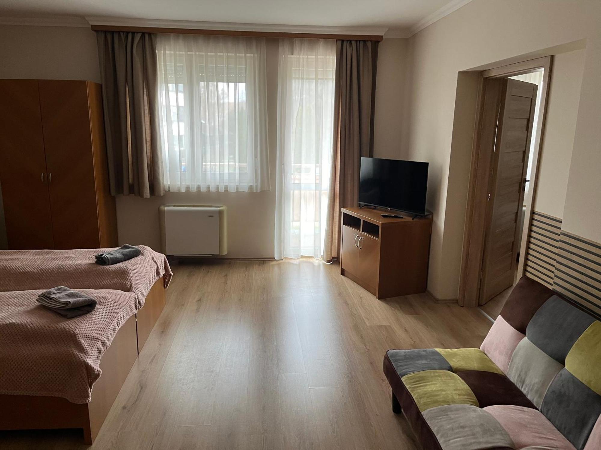 Brookforest Apartman Hajdúszoboszló 外观 照片