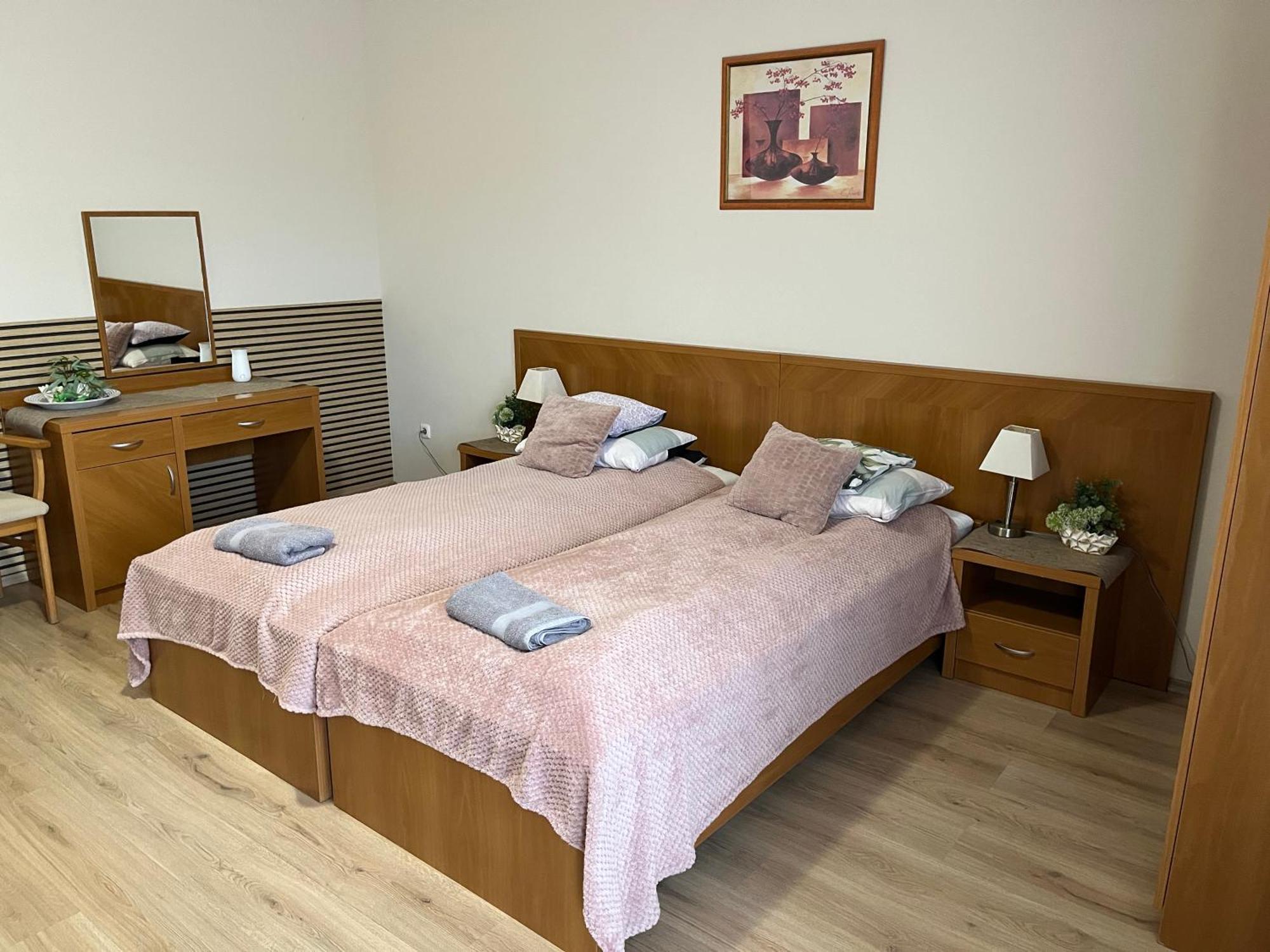 Brookforest Apartman Hajdúszoboszló 外观 照片